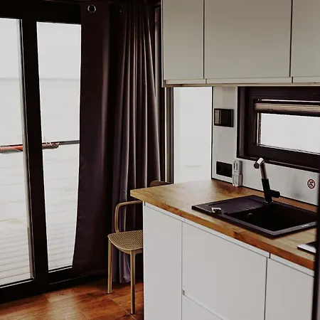 Ботель Houseboats Dollar - Plaza *